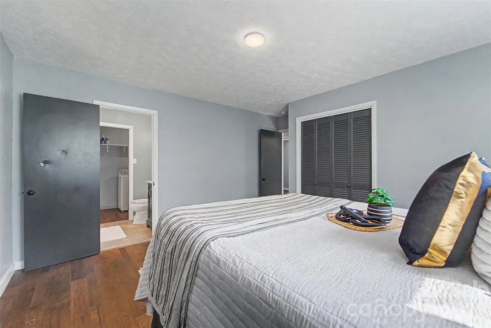 160 Canter Lane Sylva, NC 28779