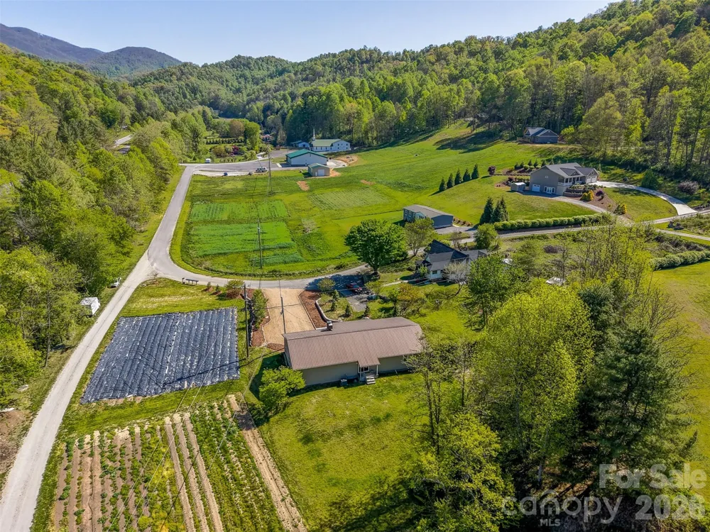 160 Canter Lane Sylva, NC 28779