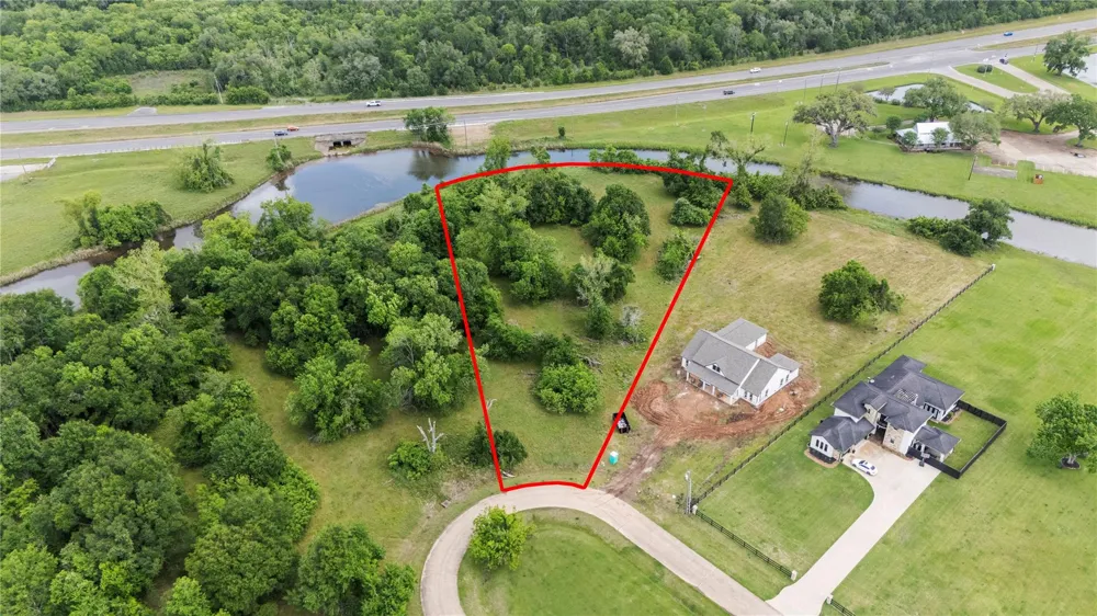 1127 Saddle Horn Bend Angleton, TX 77515