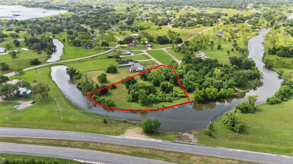 1127 Saddle Horn Bend Angleton, TX 77515
