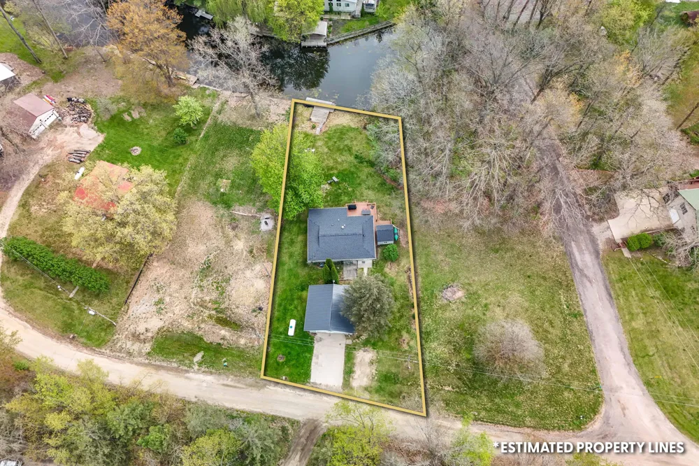 7901 Topinabee Drive Montgomery, MI 49255