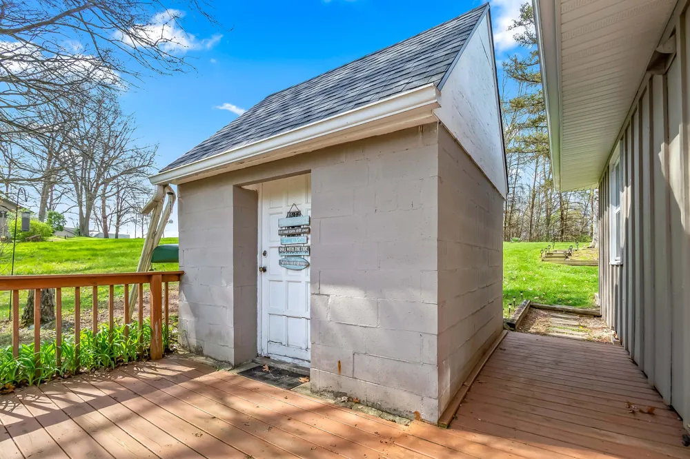 7901 Topinabee Drive Montgomery, MI 49255