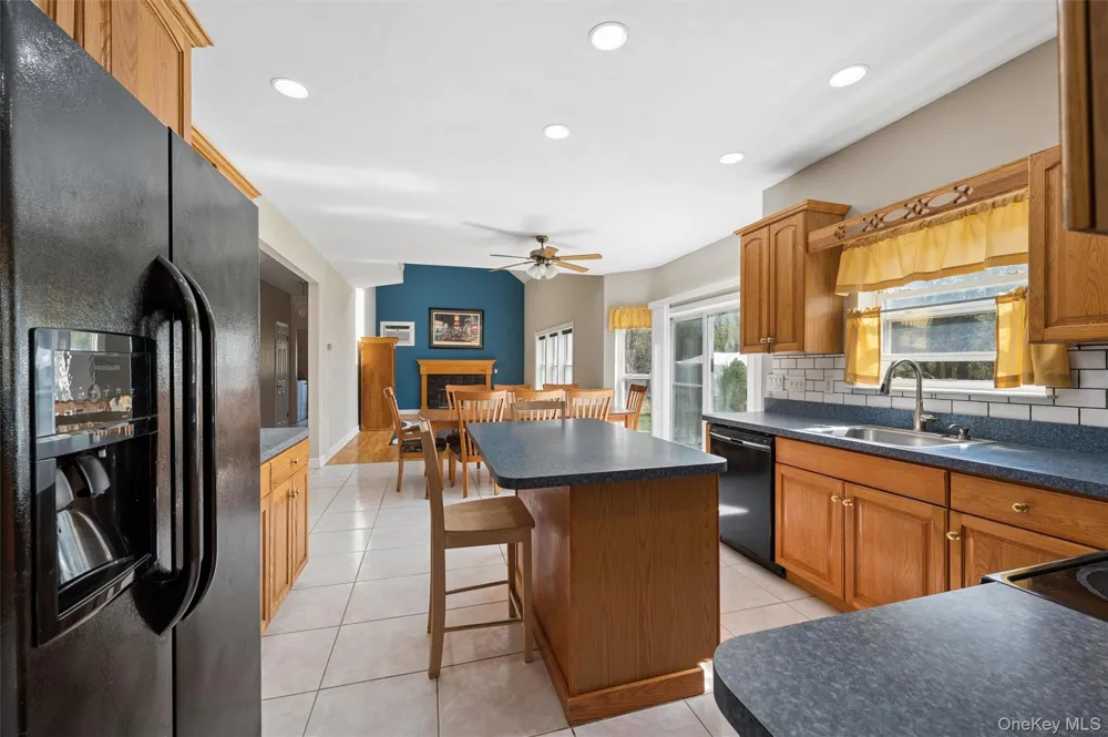 17 Egret Way Center Moriches, NY 11934