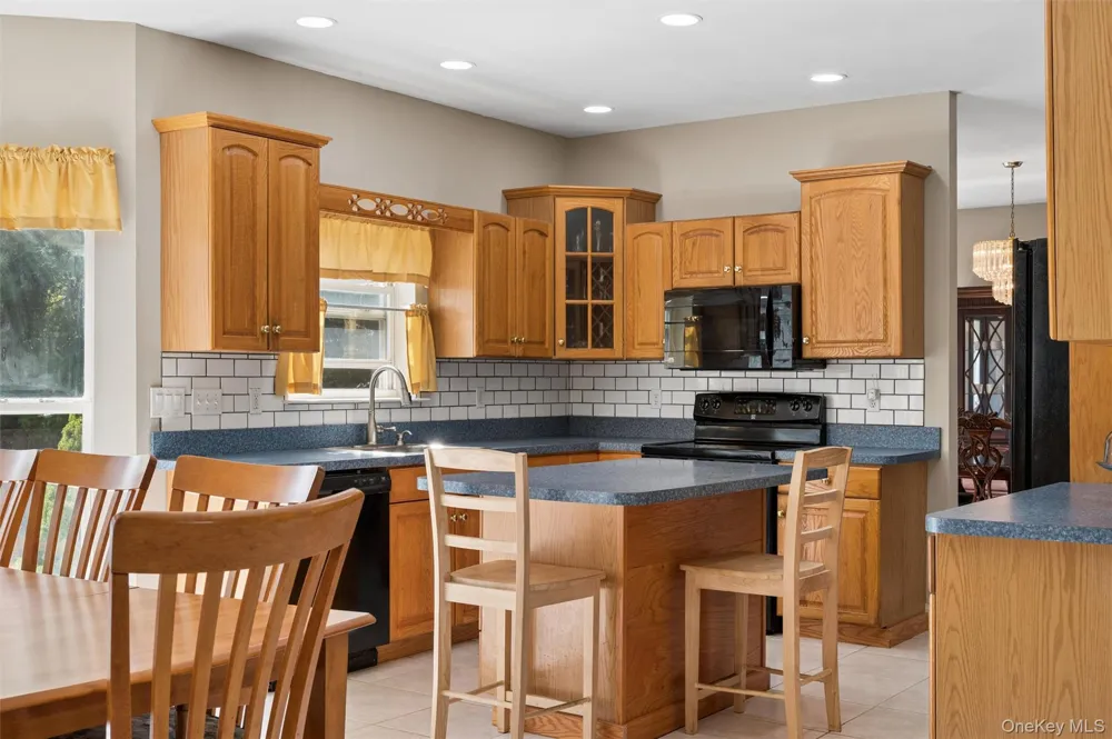 17 Egret Way Center Moriches, NY 11934