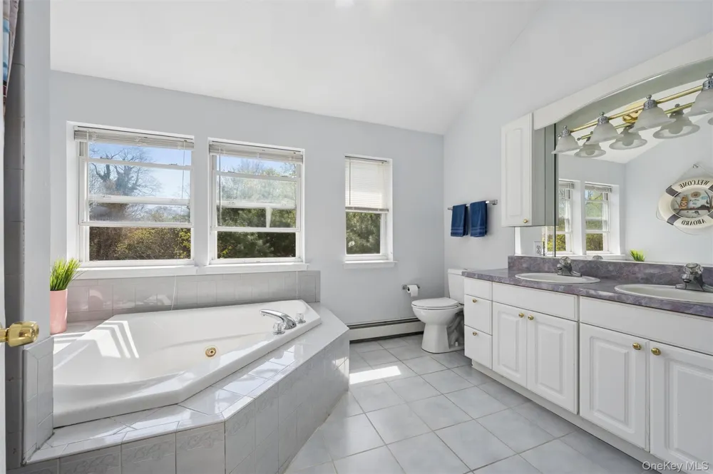 17 Egret Way Center Moriches, NY 11934