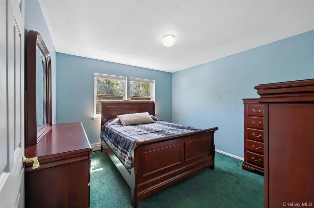 17 Egret Way Center Moriches, NY 11934