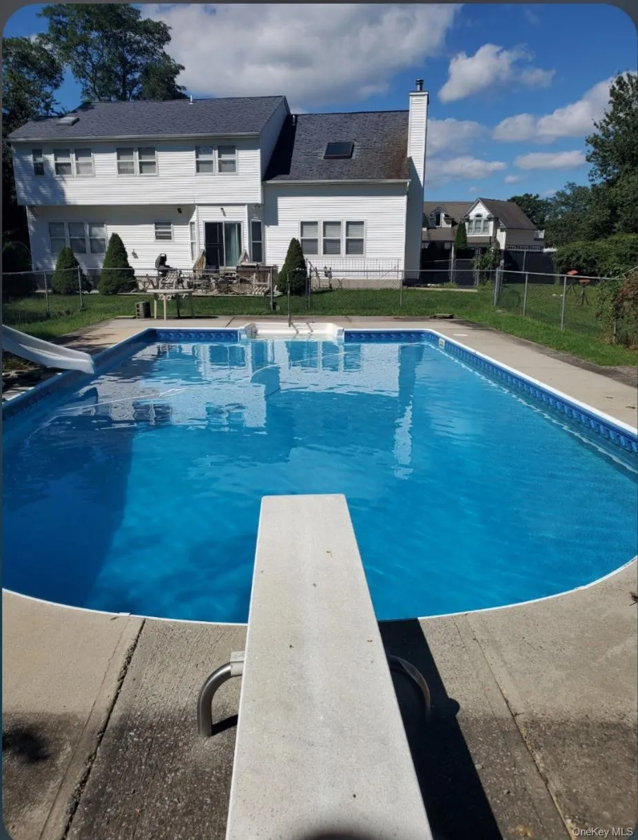 17 Egret Way Center Moriches, NY 11934