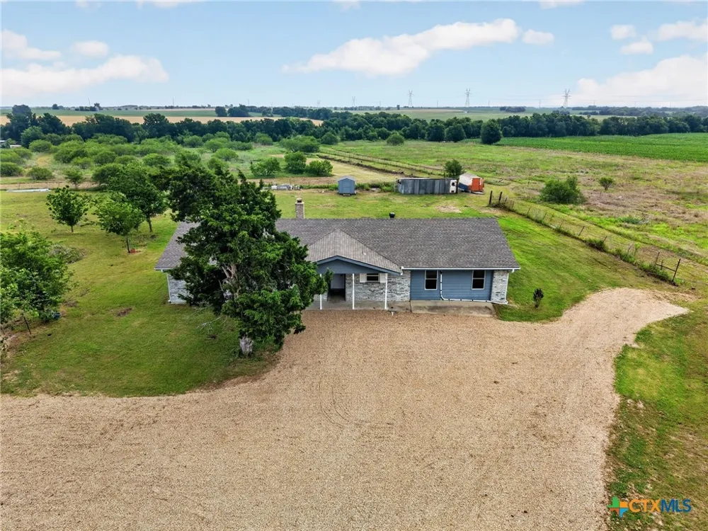 9406 Highway 77 Burlington, TX 76519