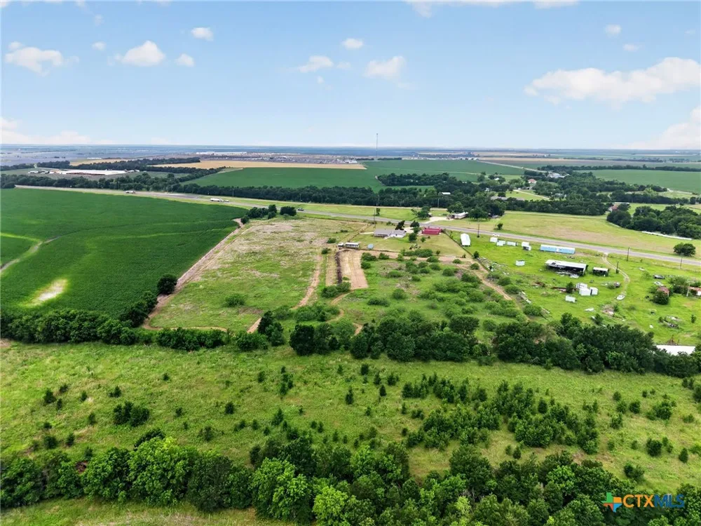 9406 Highway 77 Burlington, TX 76519