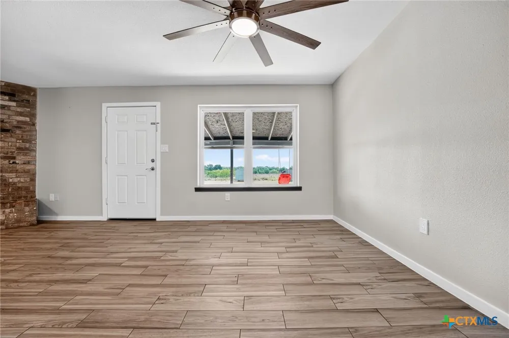 9406 Highway 77 Burlington, TX 76519