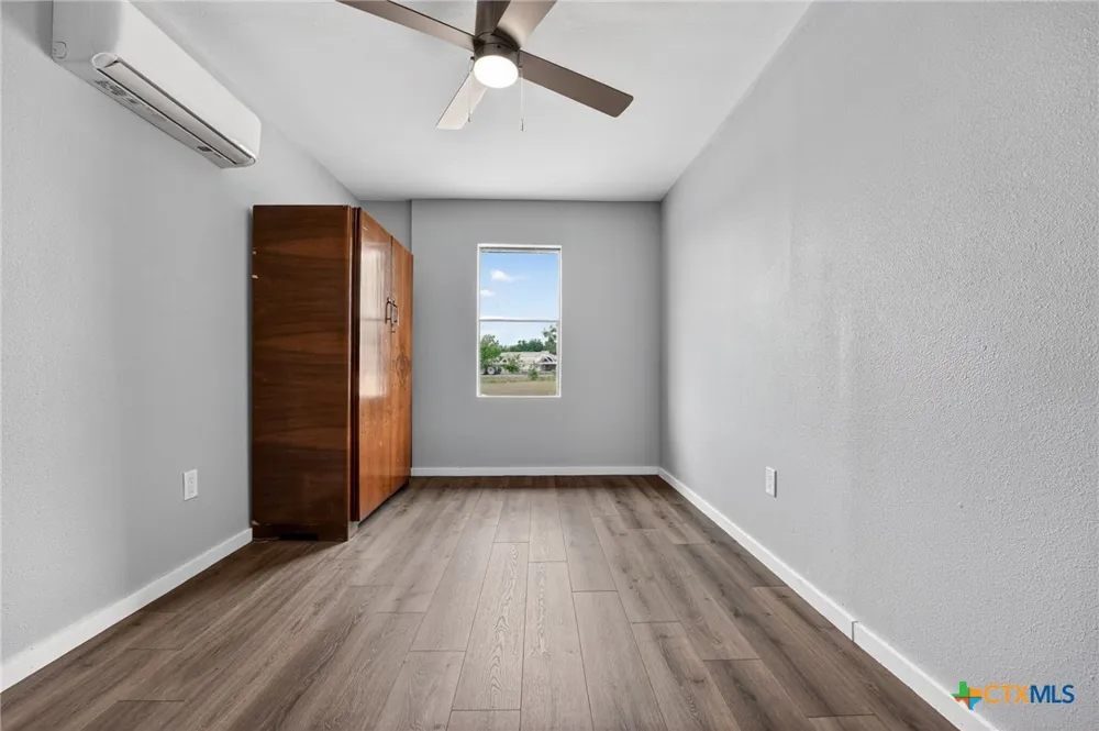 9406 Highway 77 Burlington, TX 76519