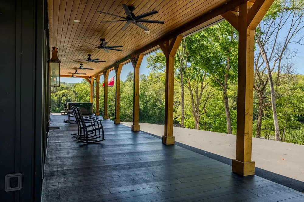 139 River Oaks Dr Sparta, TN 38583