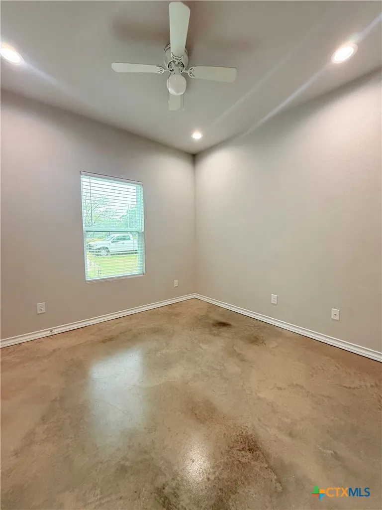 607 E Martindale Road #B Seguin, TX 78155