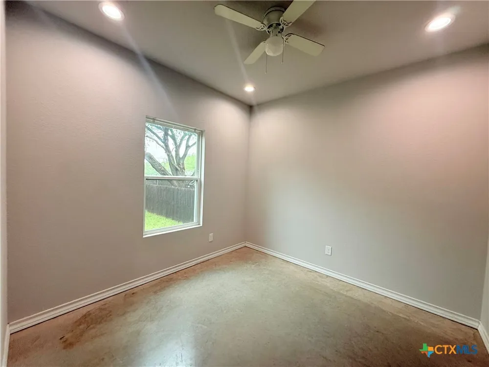 607 E Martindale Road #B Seguin, TX 78155