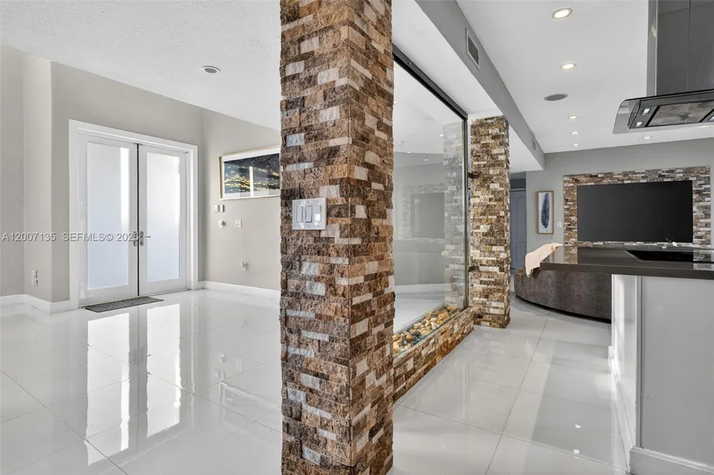 5161 SW 159th Ct Miami, FL 33185