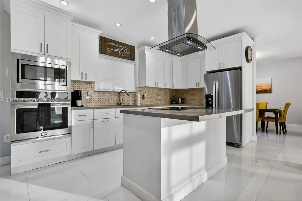5161 SW 159th Ct Miami, FL 33185