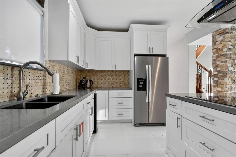 5161 SW 159th Ct Miami, FL 33185