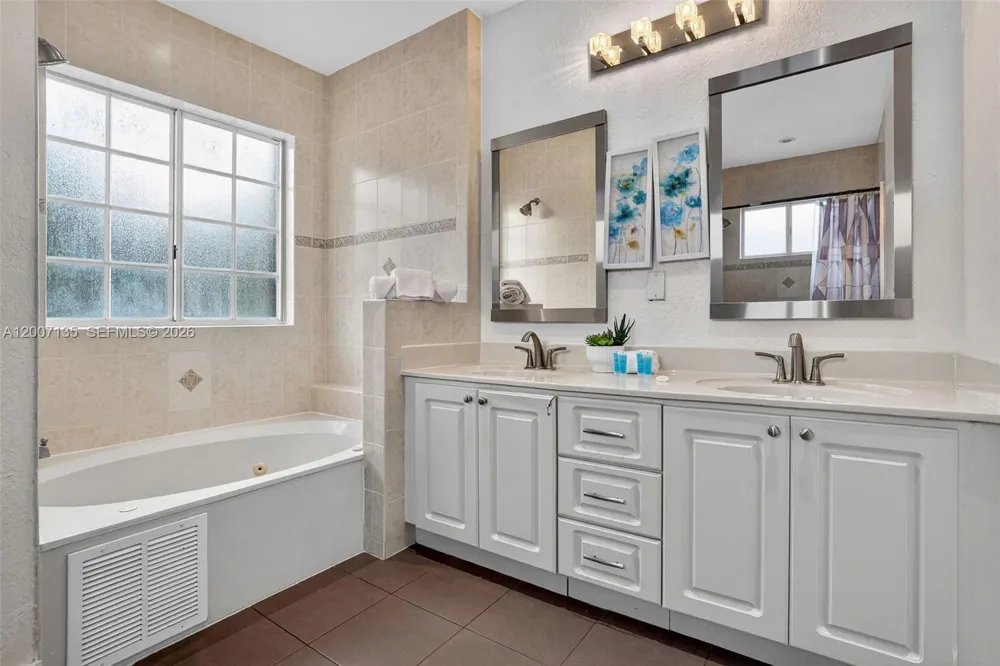 5161 SW 159th Ct Miami, FL 33185
