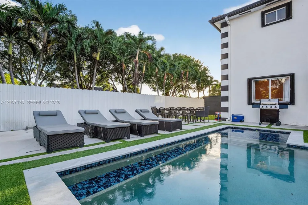 5161 SW 159th Ct Miami, FL 33185