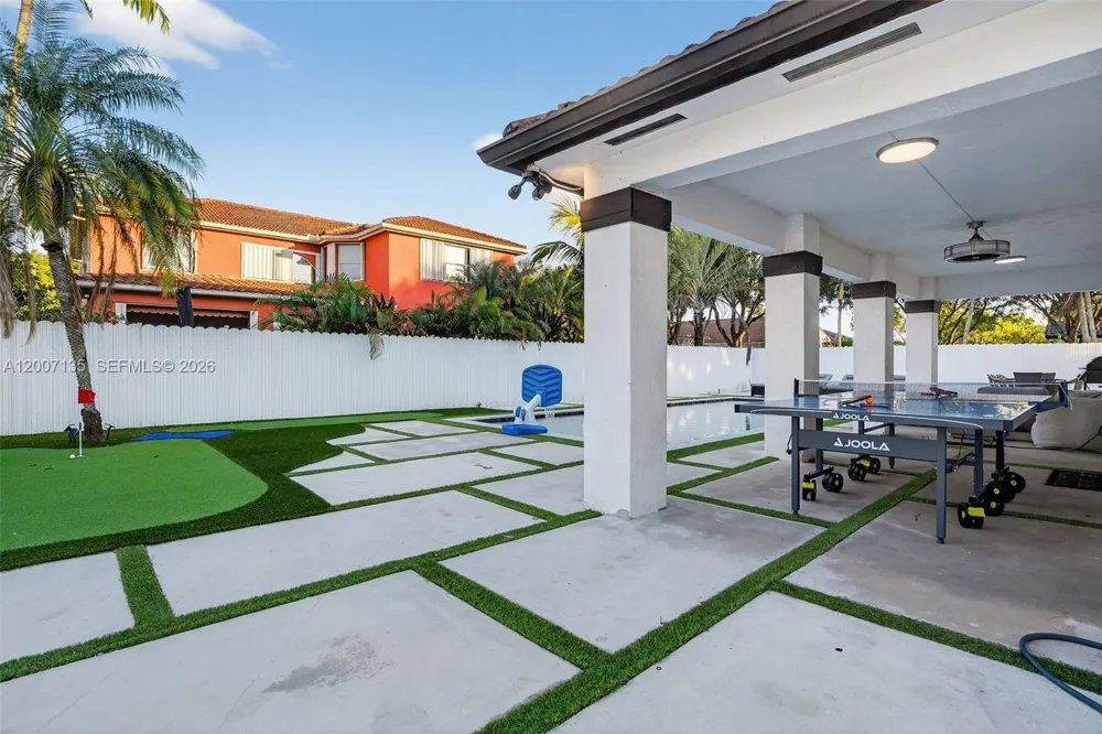 5161 SW 159th Ct Miami, FL 33185