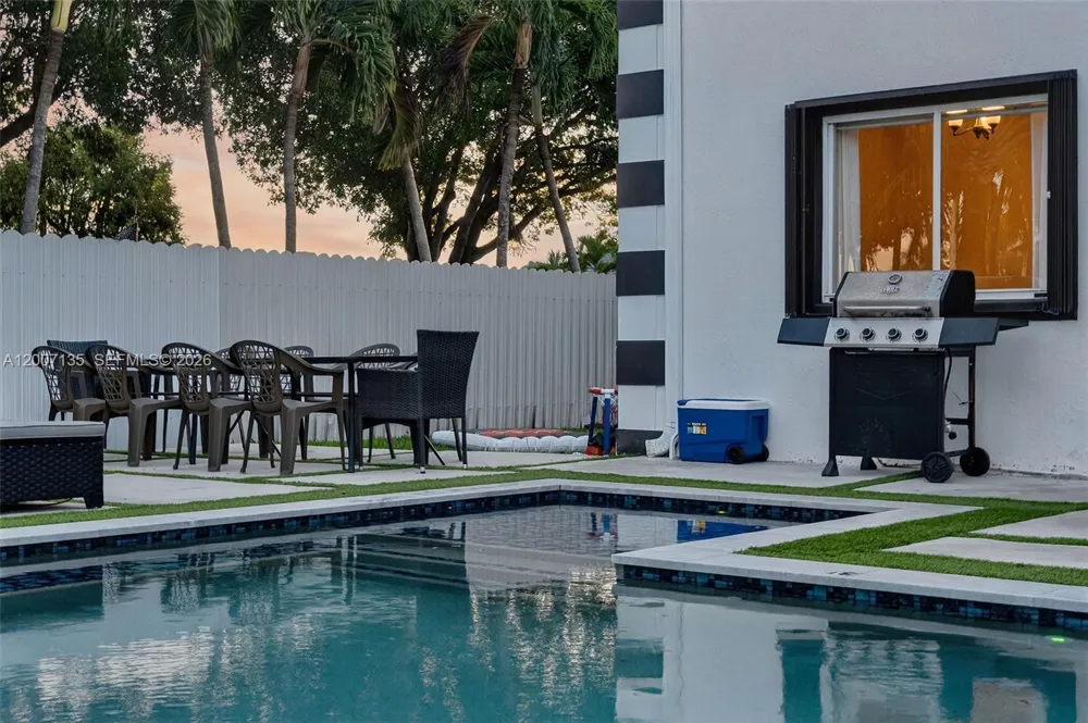 5161 SW 159th Ct Miami, FL 33185