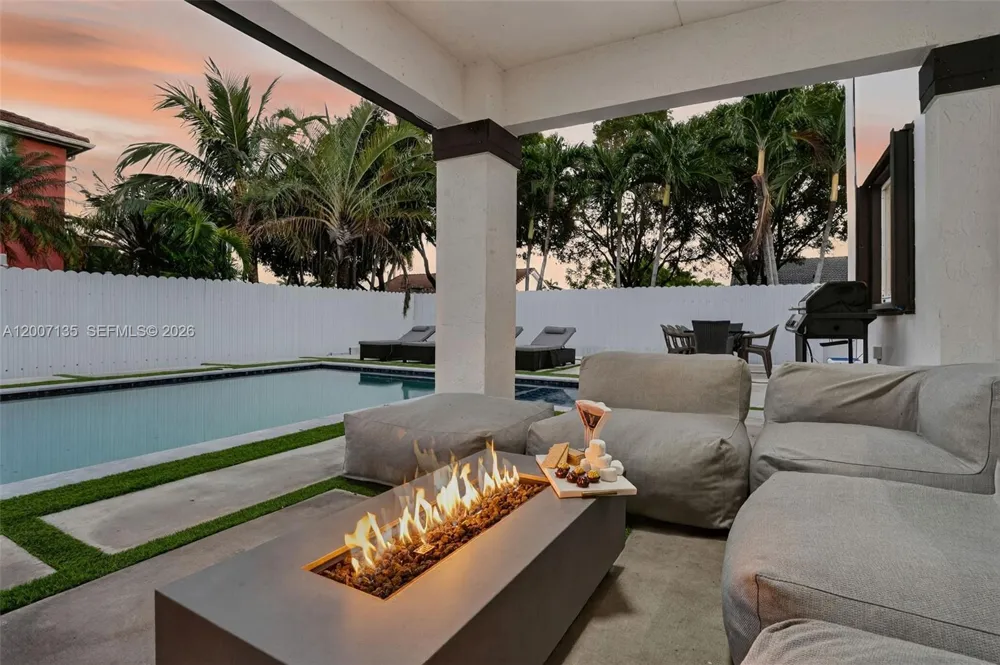5161 SW 159th Ct Miami, FL 33185