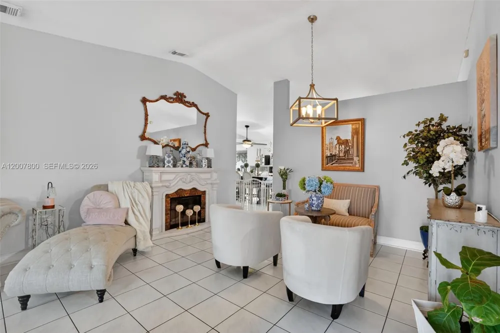 15201 SW 177th Ter Miami, FL 33187