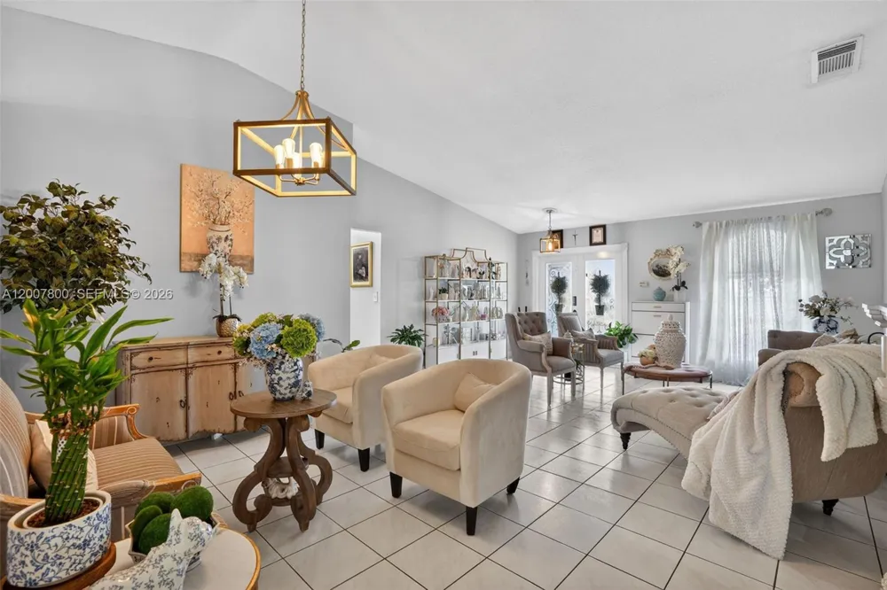 15201 SW 177th Ter Miami, FL 33187