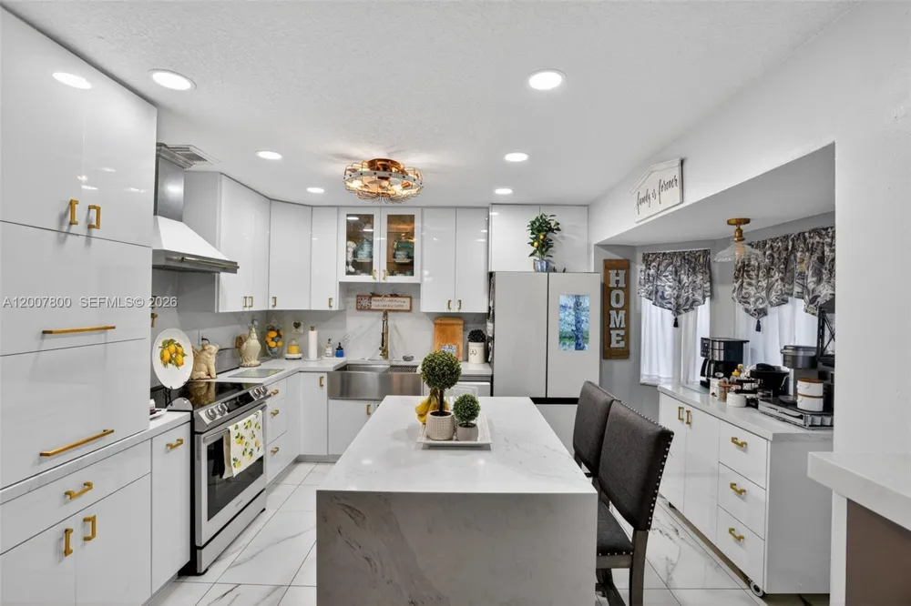 15201 SW 177th Ter Miami, FL 33187