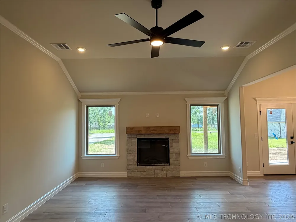 5827 Coldspring Lane Bartlesville, OK 74006