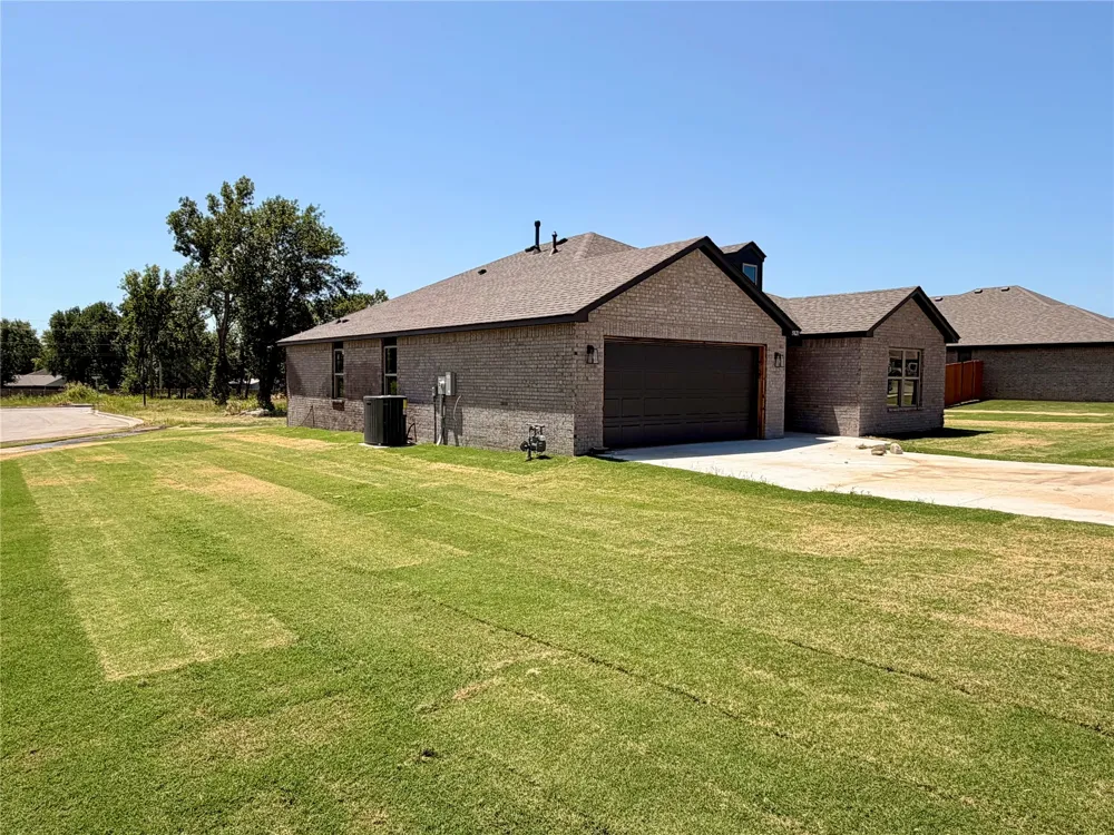 5827 Coldspring Lane Bartlesville, OK 74006
