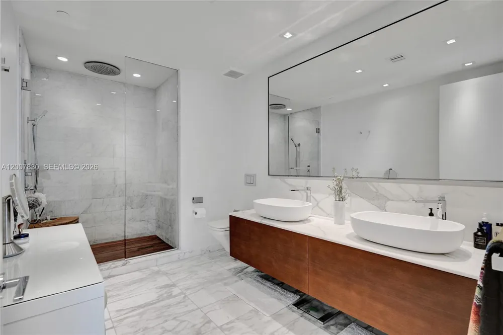 10201 Collins Ave #404 Bal Harbour, FL 33154