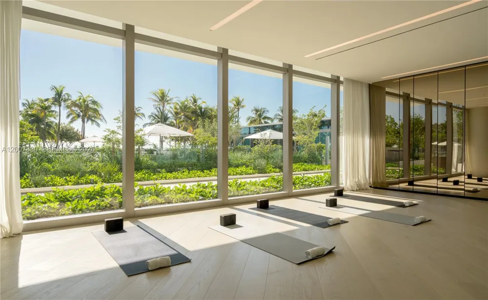 10201 Collins Ave #404 Bal Harbour, FL 33154
