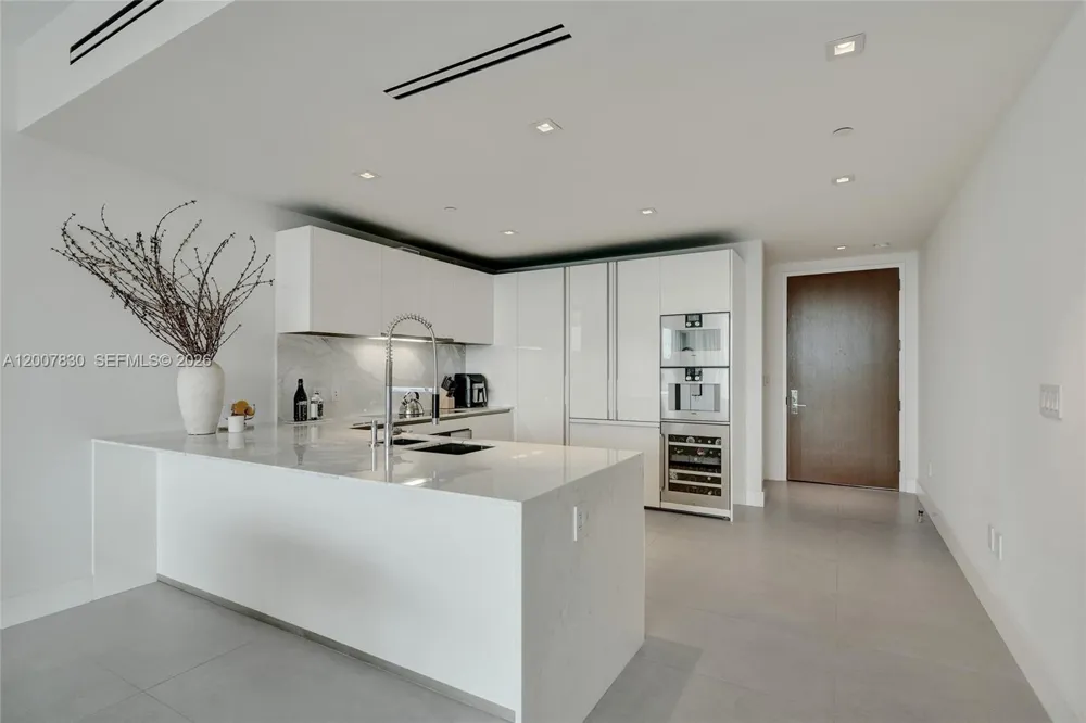 10201 Collins Ave #404 Bal Harbour, FL 33154
