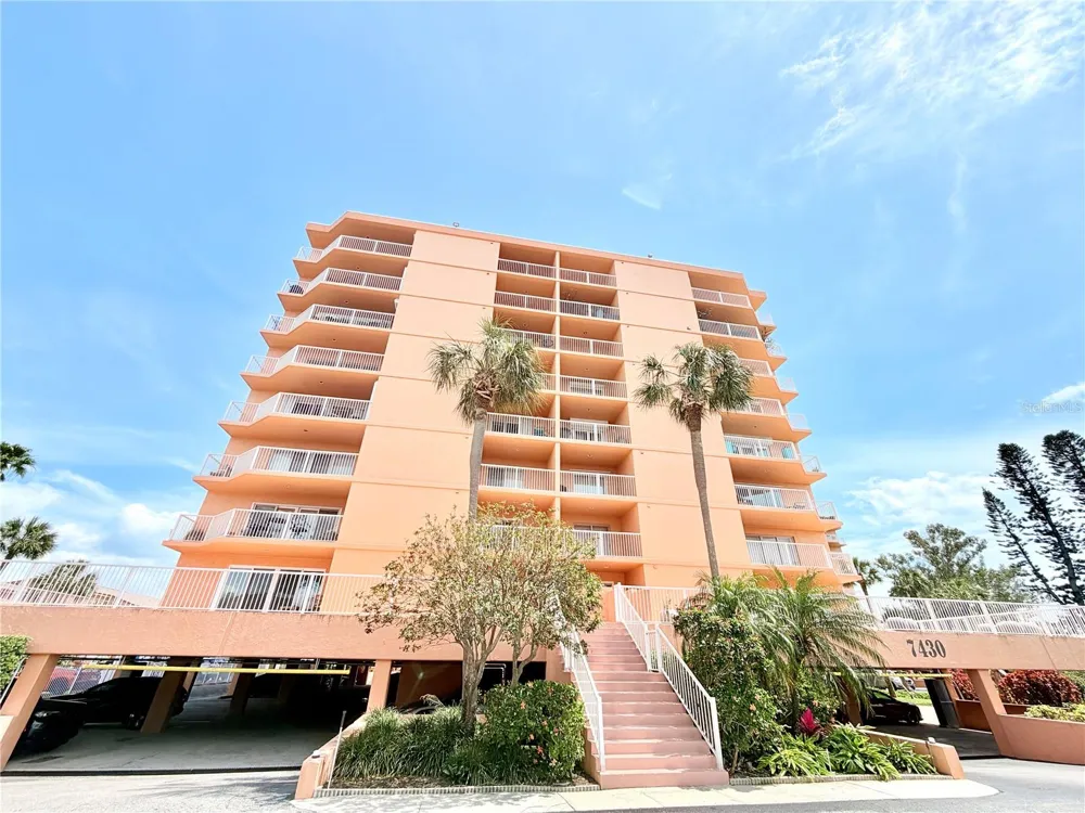 7430 SUNSHINE SKYWAY LANE S #501 St Petersburg, FL 33711