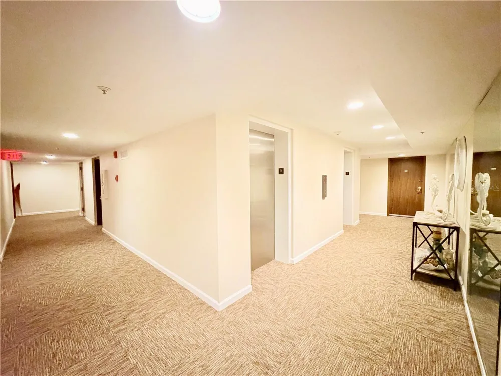 7430 SUNSHINE SKYWAY LANE S #501 St Petersburg, FL 33711