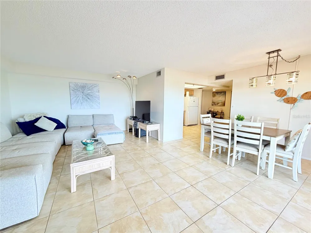 7430 SUNSHINE SKYWAY LANE S #501 St Petersburg, FL 33711
