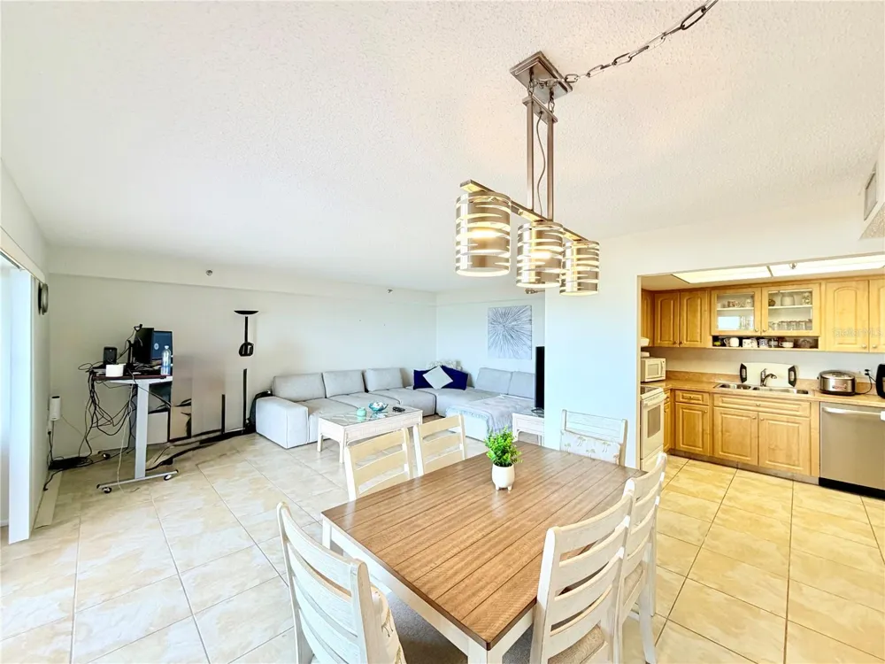 7430 SUNSHINE SKYWAY LANE S #501 St Petersburg, FL 33711