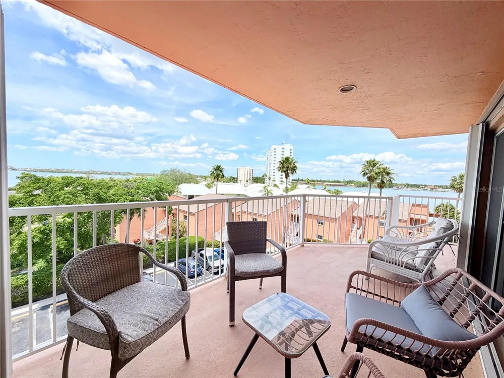 7430 SUNSHINE SKYWAY LANE S #501 St Petersburg, FL 33711
