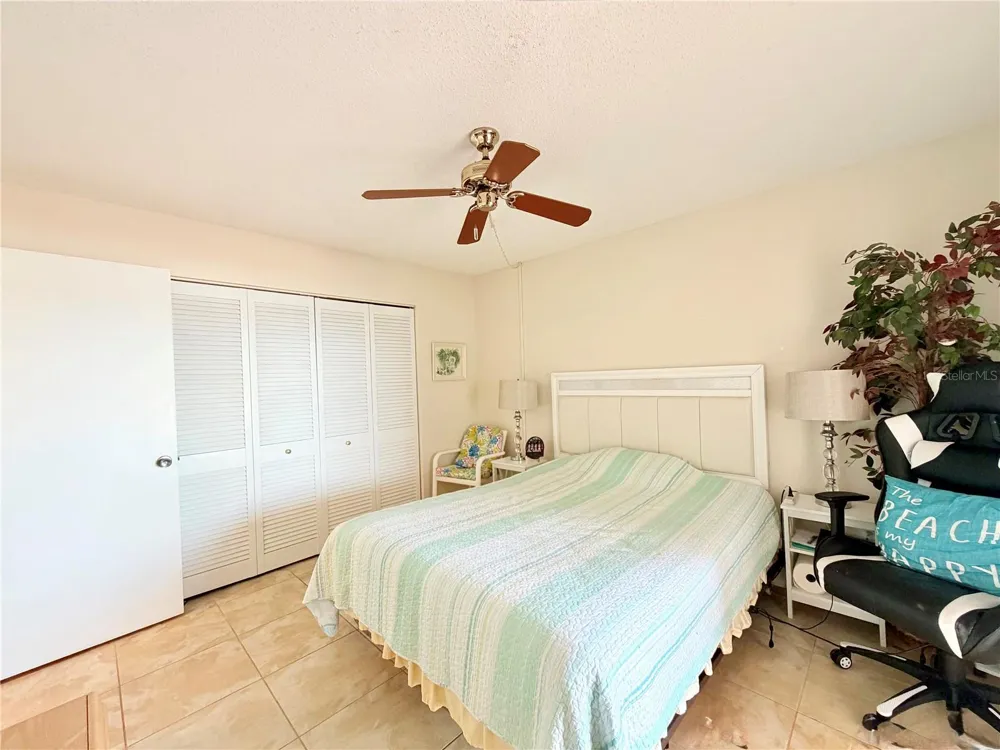 7430 SUNSHINE SKYWAY LANE S #501 St Petersburg, FL 33711