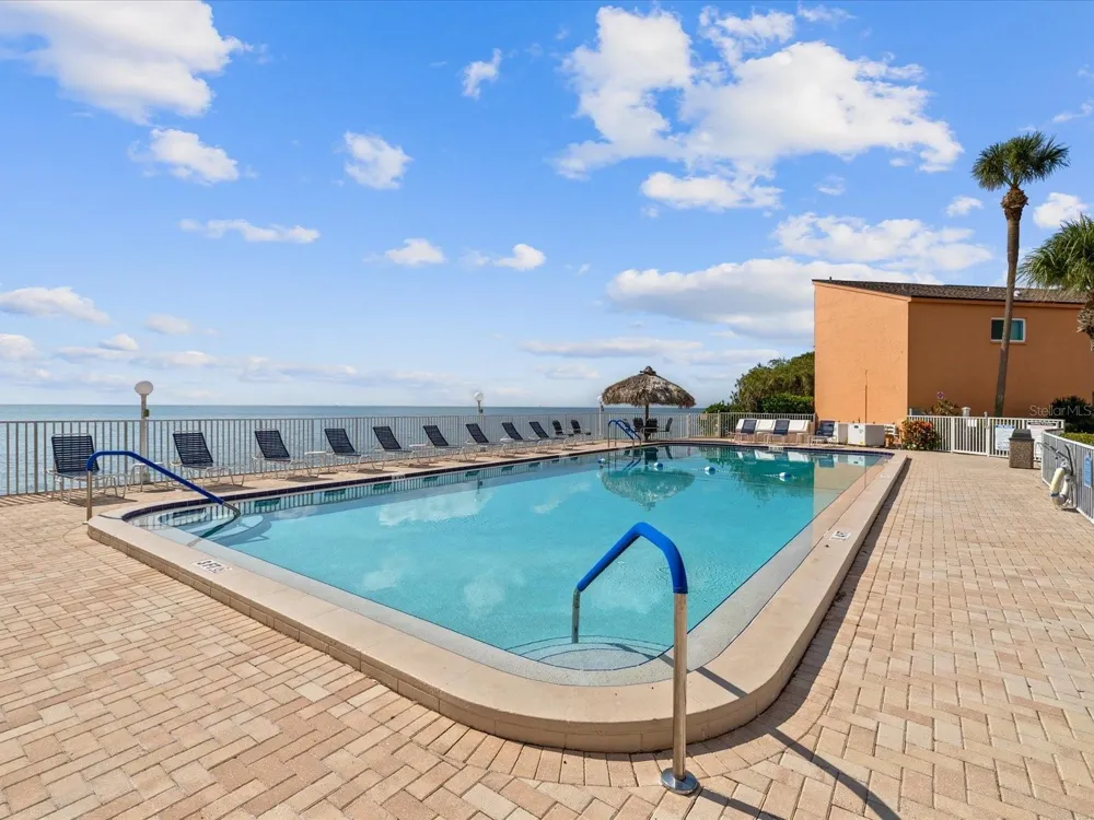 7430 SUNSHINE SKYWAY LANE S #501 St Petersburg, FL 33711