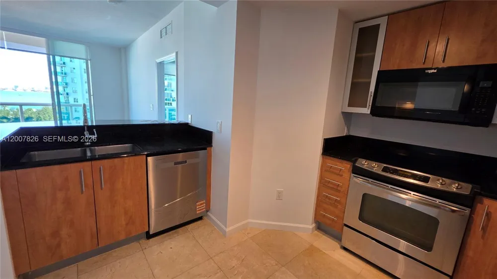 7900 Harbor Island Dr #703 North Bay Village, FL 33141