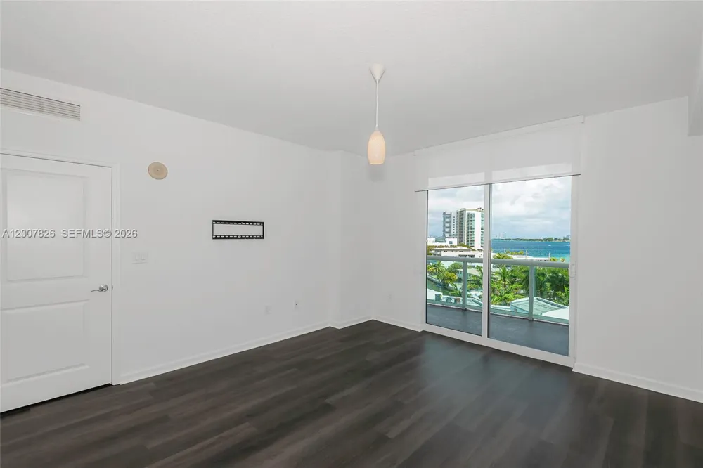 7900 Harbor Island Dr #703 North Bay Village, FL 33141