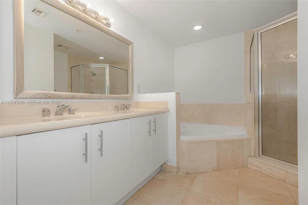 7900 Harbor Island Dr #703 North Bay Village, FL 33141