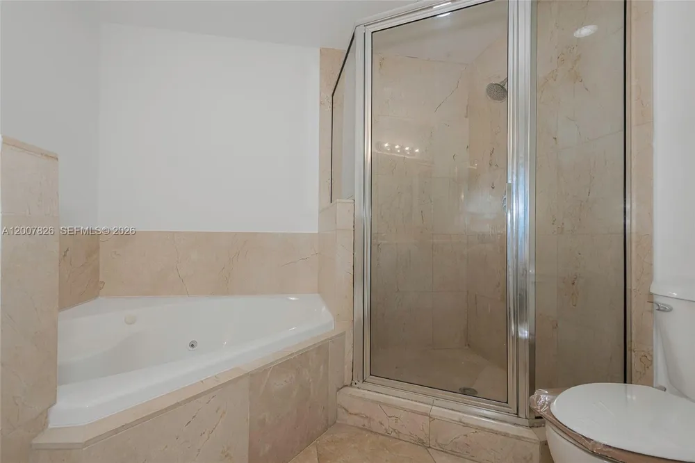 7900 Harbor Island Dr #703 North Bay Village, FL 33141