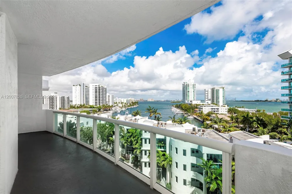 7900 Harbor Island Dr #703 North Bay Village, FL 33141