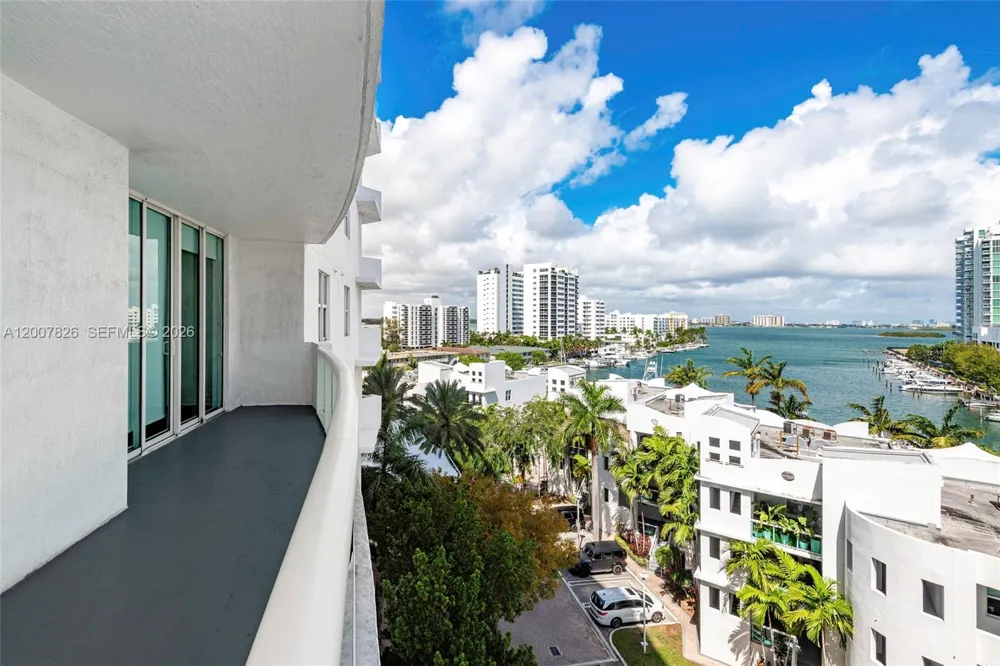 7900 Harbor Island Dr #703 North Bay Village, FL 33141