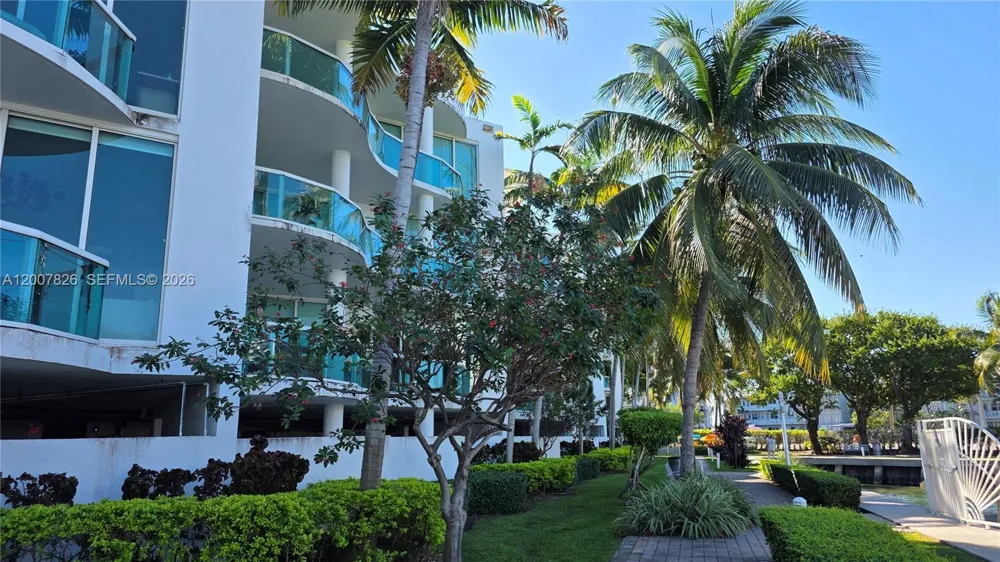 7900 Harbor Island Dr #703 North Bay Village, FL 33141