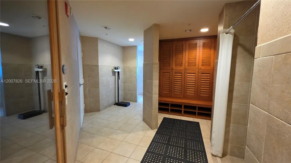 7900 Harbor Island Dr #703 North Bay Village, FL 33141