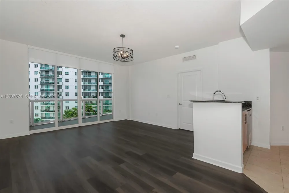 7900 Harbor Island Dr #703 North Bay Village, FL 33141